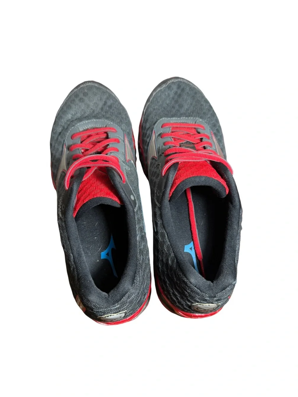 Mizuno wave prohecy Black Running Shoe with Red Accents size 9
